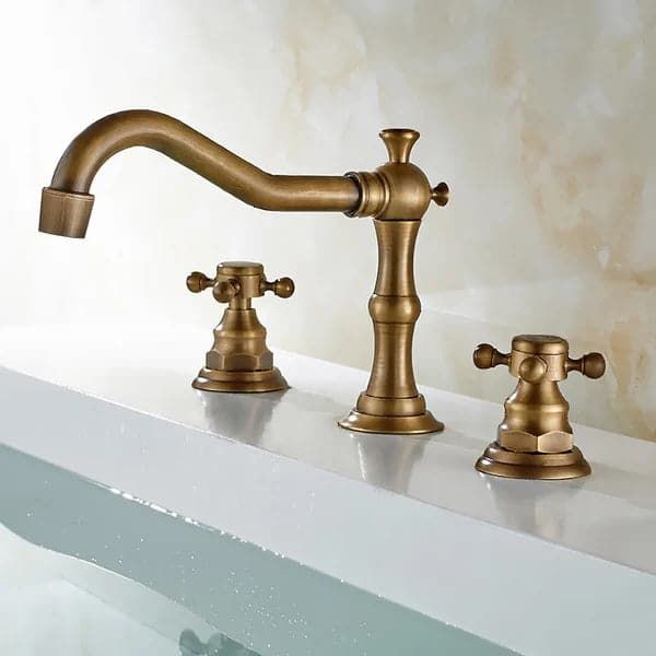 Traditional Double Handle Bathroom Widespread Sink Faucet Victorian Spout